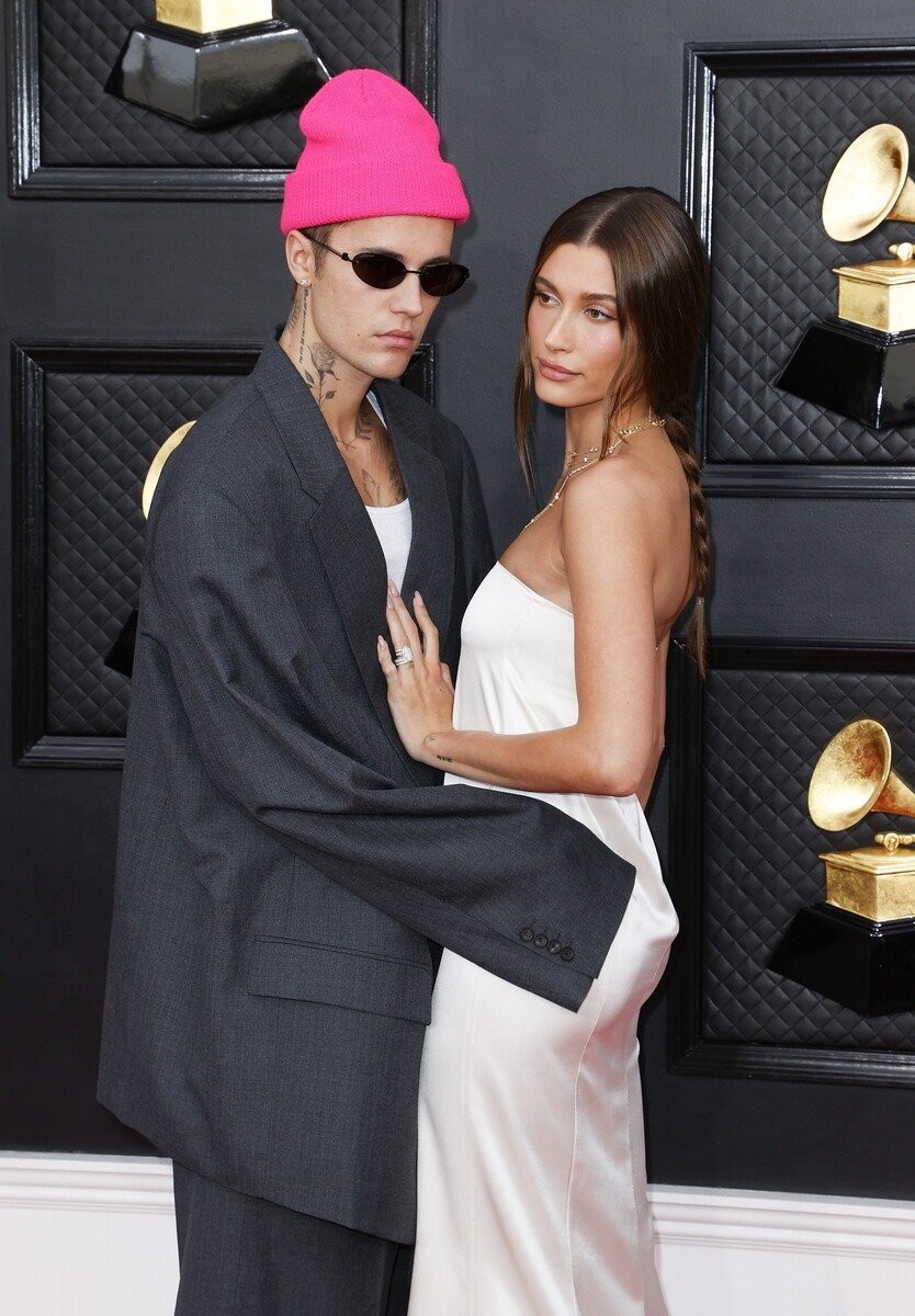 Grammys 2022: Οι πιο εντυπωσιακές red carpet εμφανίσεις και οι μεγάλοι νικητές - Φωτογραφία 2