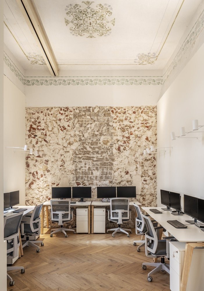 Ένα αρχιτεκτονικό γραφείο στο Tel Aviv αποκαλύπτει μια άλλη πλευρά του μινιμαλισμού- Φωτογραφία 2