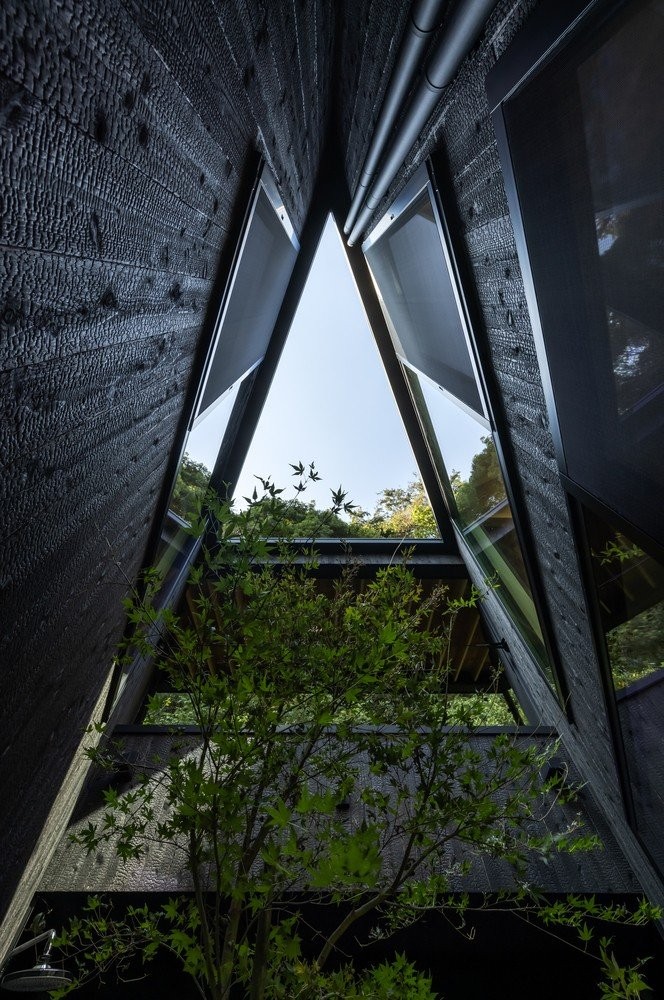 On the other side of the earth: Μια κατοικία που θα μας κάνει να επιλέξουμε σκούρους τόνους στο design μας- Φωτογραφία 3