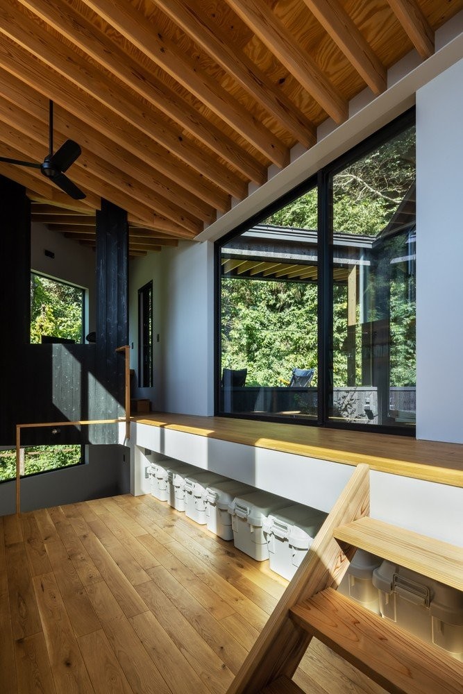 On the other side of the earth: Μια κατοικία που θα μας κάνει να επιλέξουμε σκούρους τόνους στο design μας- Φωτογραφία 1