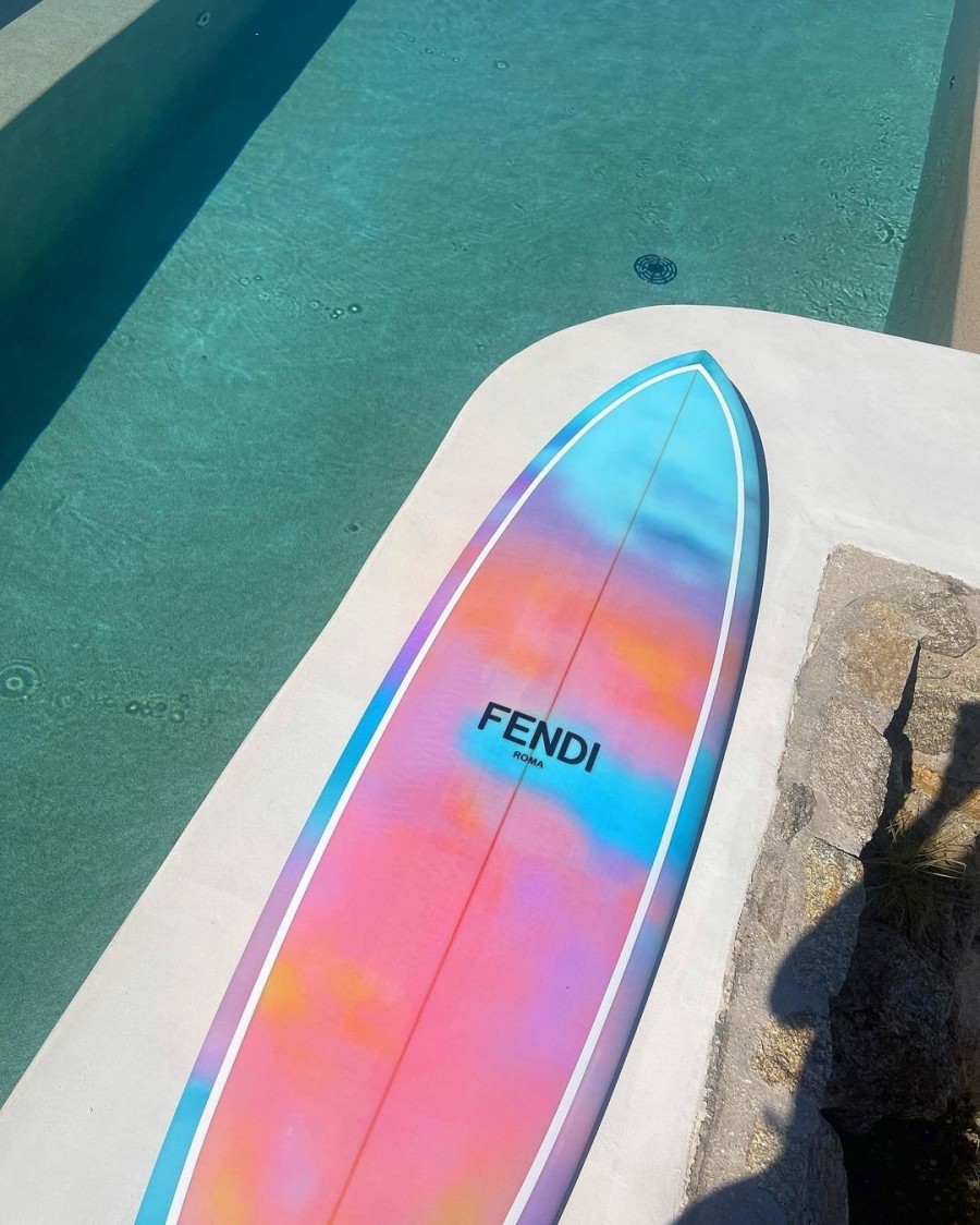 Fendi X Mykonos: Το διάσημο brand άνοιξε την πρώτη του boutique στην Ελλάδα - Φωτογραφία 7
