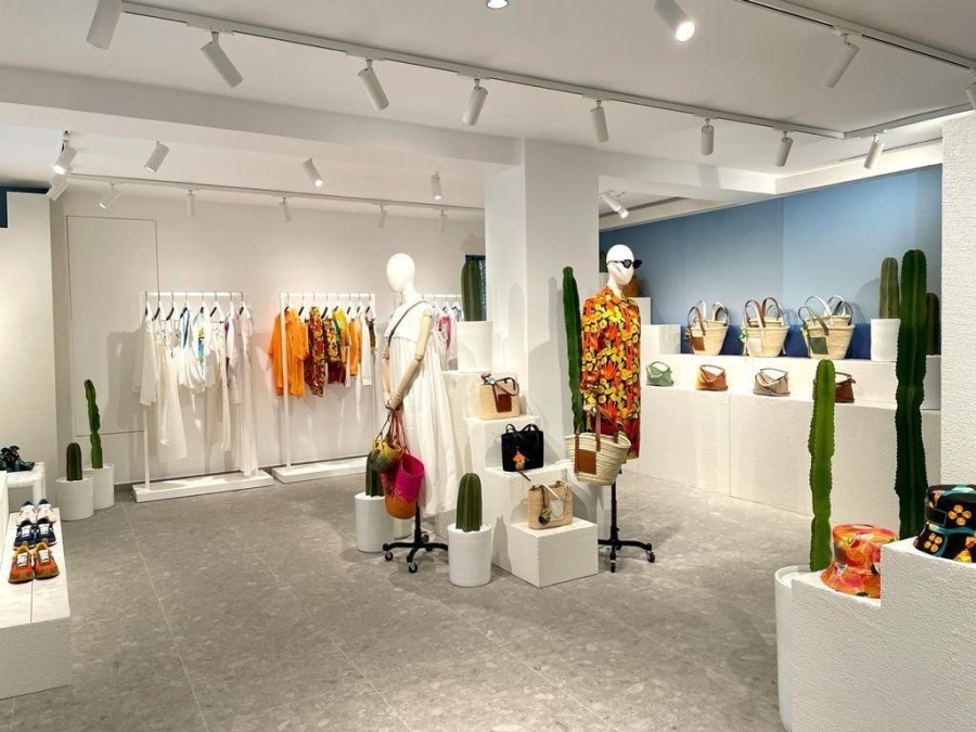 Peek inside στη νέα boutique του οίκου Loewe στη Μύκονο- Φωτογραφία 4