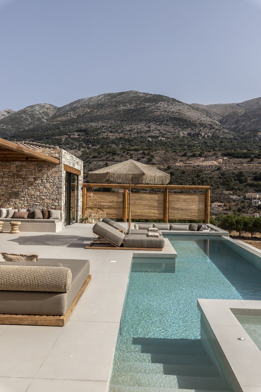 Μια εκπληκτική κατοικία στην Κεφαλονιά μετατρέπεται σε όαση δροσιάς- Φωτογραφία 1