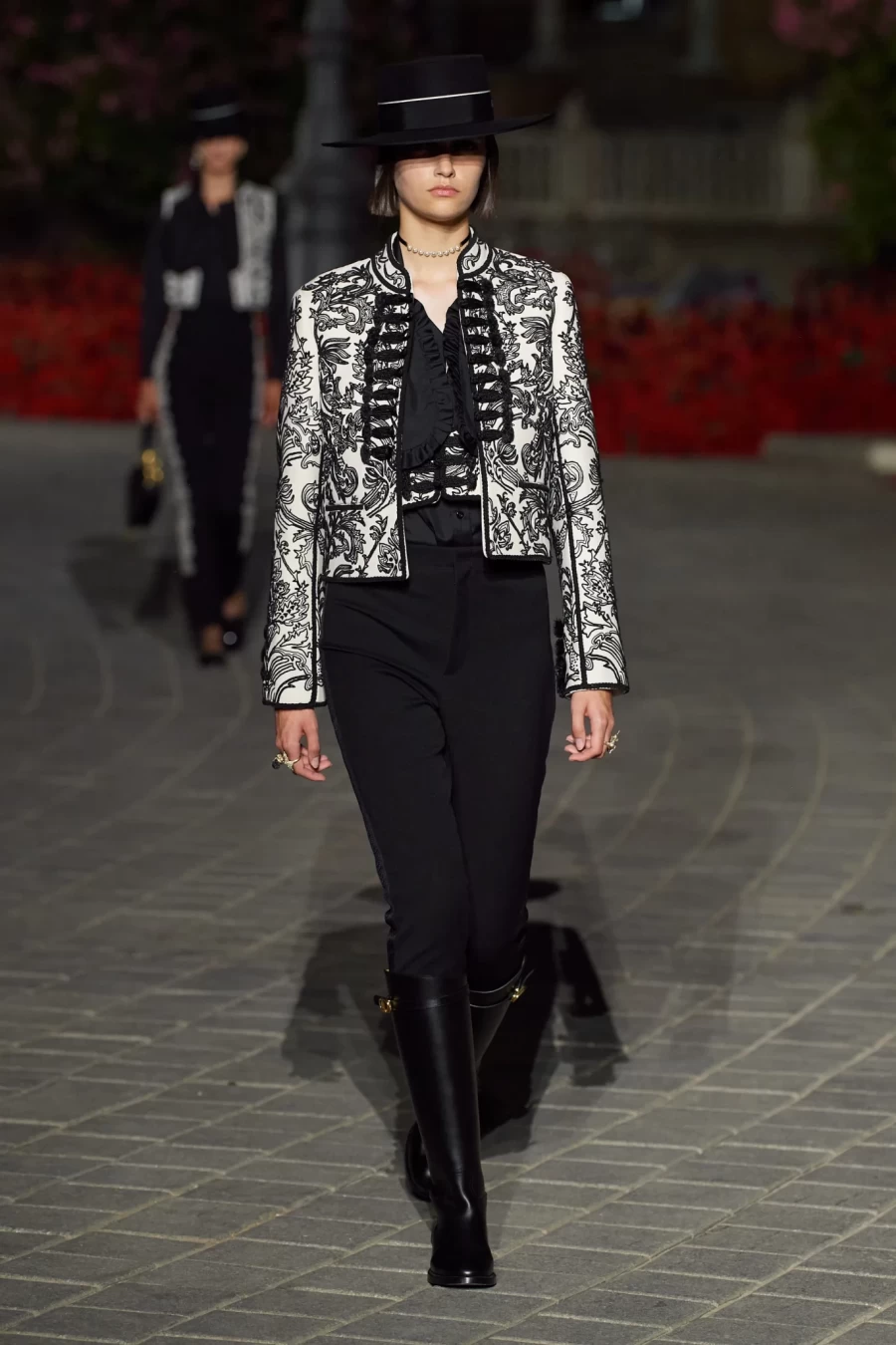 Dior Cruise 2023: Η Maria Grazia Chiuri παρουσίασε ένα show-ωδή στη Σεβίλλη με σιλουέτες εμπνευσμένες από το φλαμένκο- Φωτογραφία 6