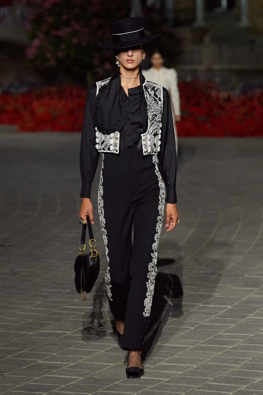 Dior Cruise 2023: Η Maria Grazia Chiuri παρουσίασε ένα show-ωδή στη Σεβίλλη με σιλουέτες εμπνευσμένες από το φλαμένκο- Φωτογραφία 7