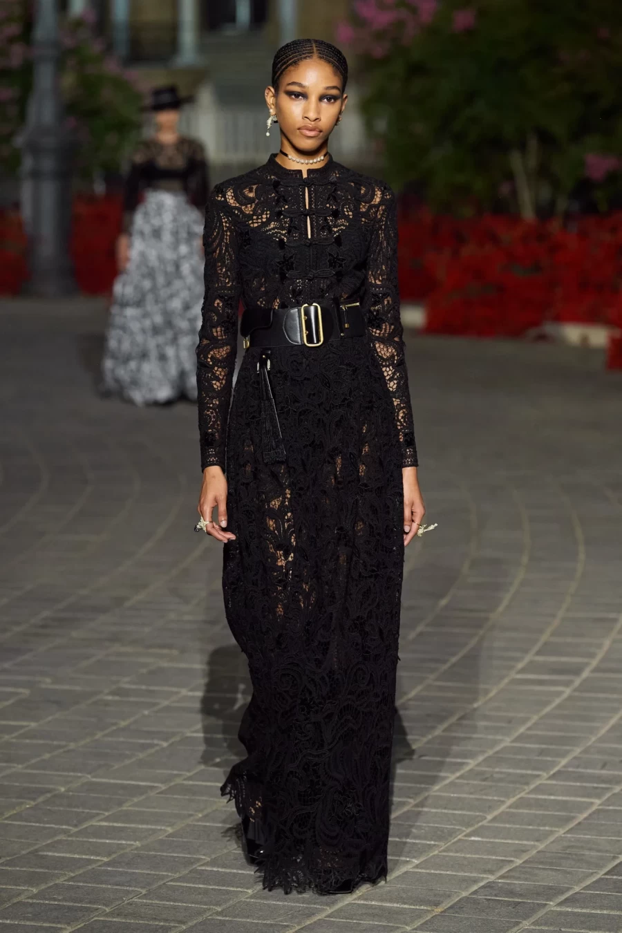 Dior Cruise 2023: Η Maria Grazia Chiuri παρουσίασε ένα show-ωδή στη Σεβίλλη με σιλουέτες εμπνευσμένες από το φλαμένκο- Φωτογραφία 9