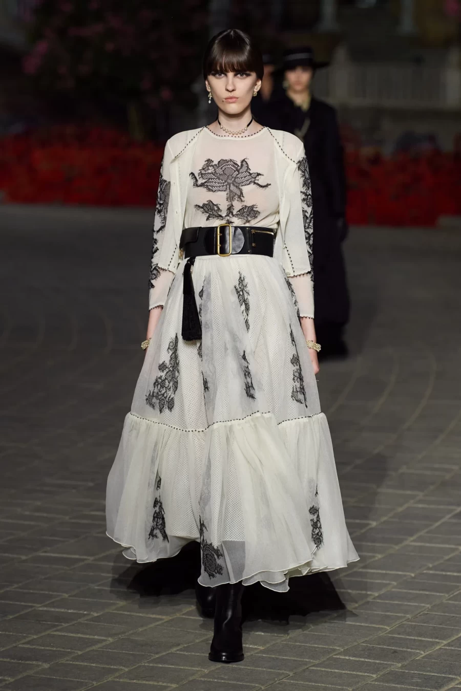 Dior Cruise 2023: Η Maria Grazia Chiuri παρουσίασε ένα show-ωδή στη Σεβίλλη με σιλουέτες εμπνευσμένες από το φλαμένκο- Φωτογραφία 13