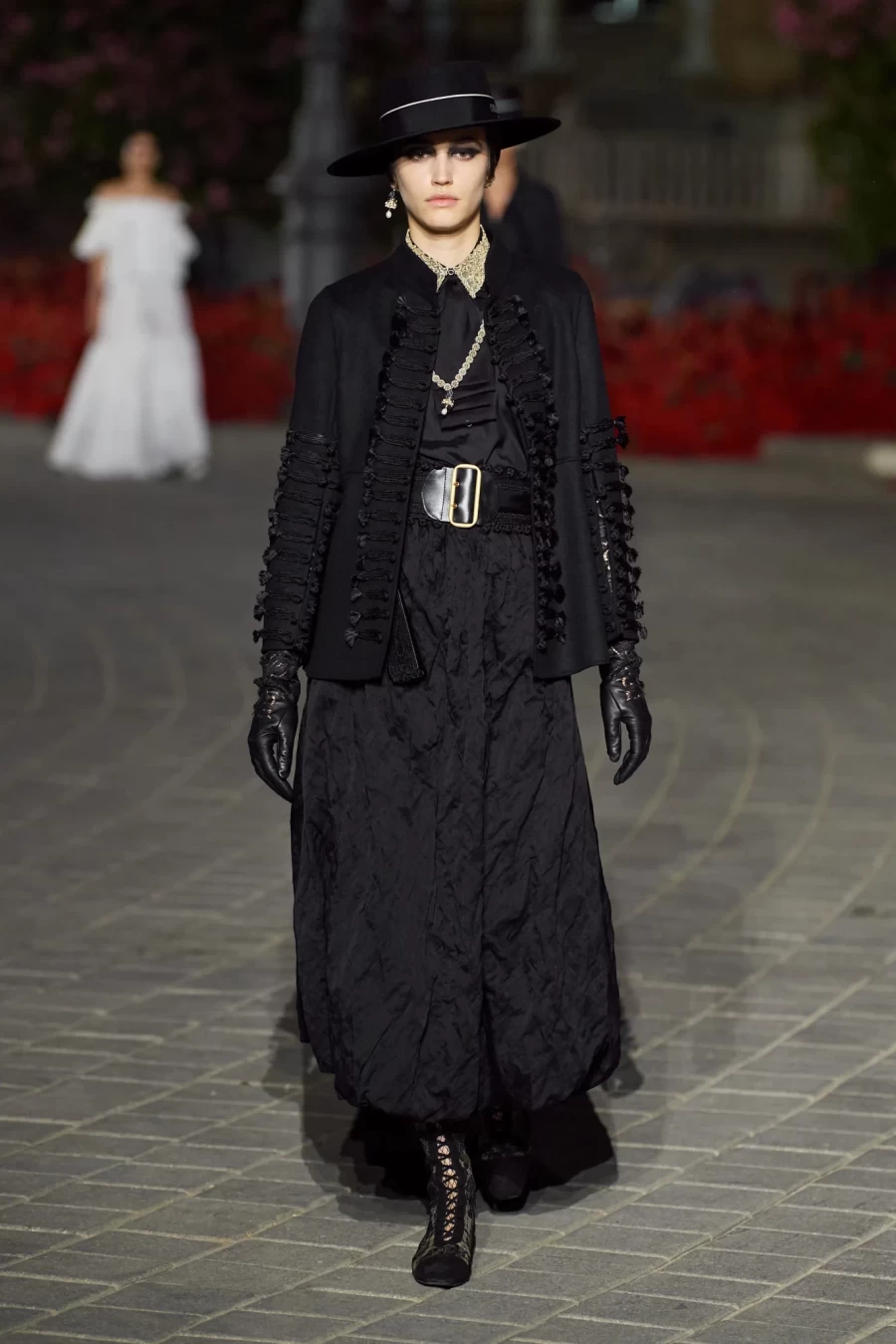 Dior Cruise 2023: Η Maria Grazia Chiuri παρουσίασε ένα show-ωδή στη Σεβίλλη με σιλουέτες εμπνευσμένες από το φλαμένκο- Φωτογραφία 14