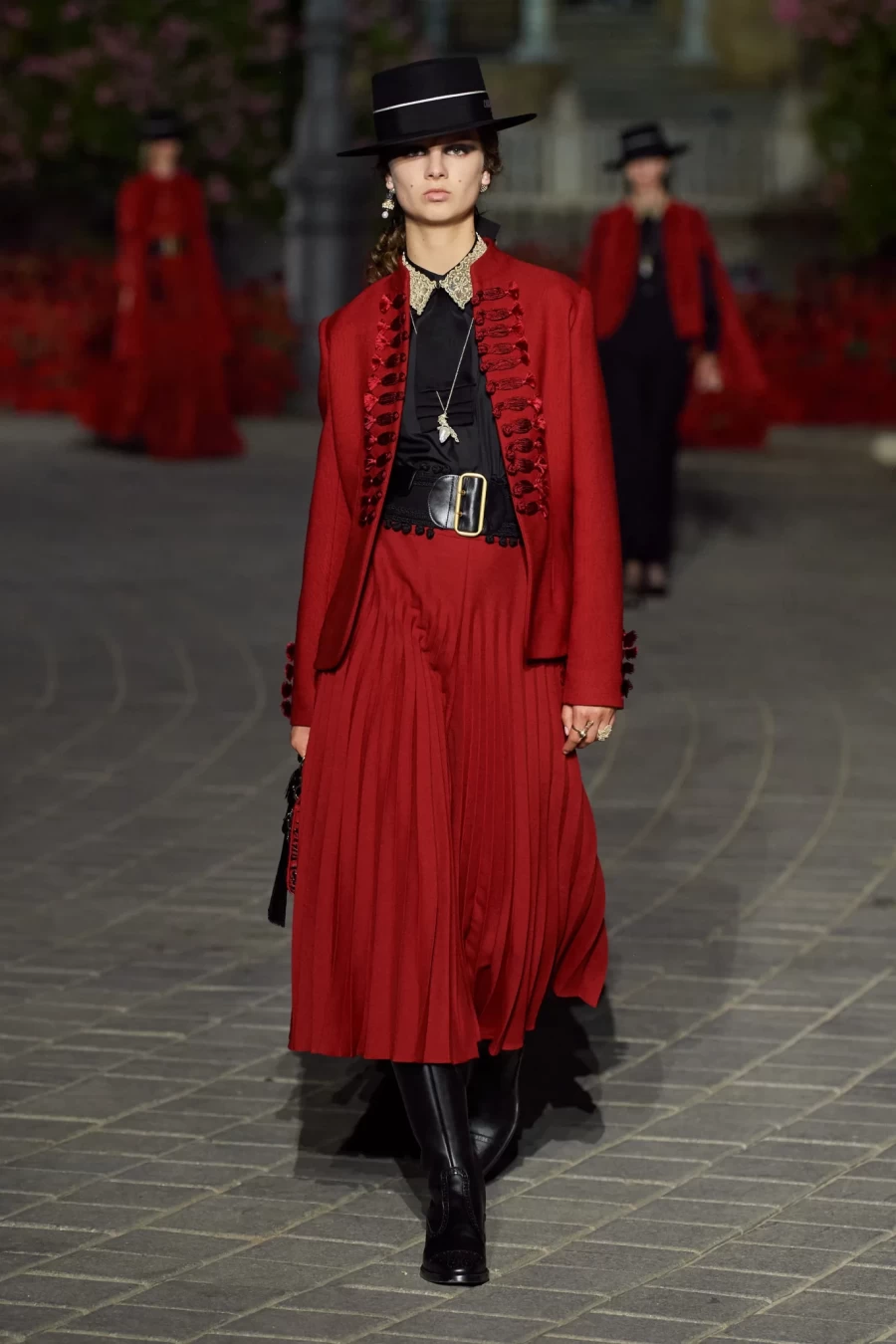 Dior Cruise 2023: Η Maria Grazia Chiuri παρουσίασε ένα show-ωδή στη Σεβίλλη με σιλουέτες εμπνευσμένες από το φλαμένκο- Φωτογραφία 22