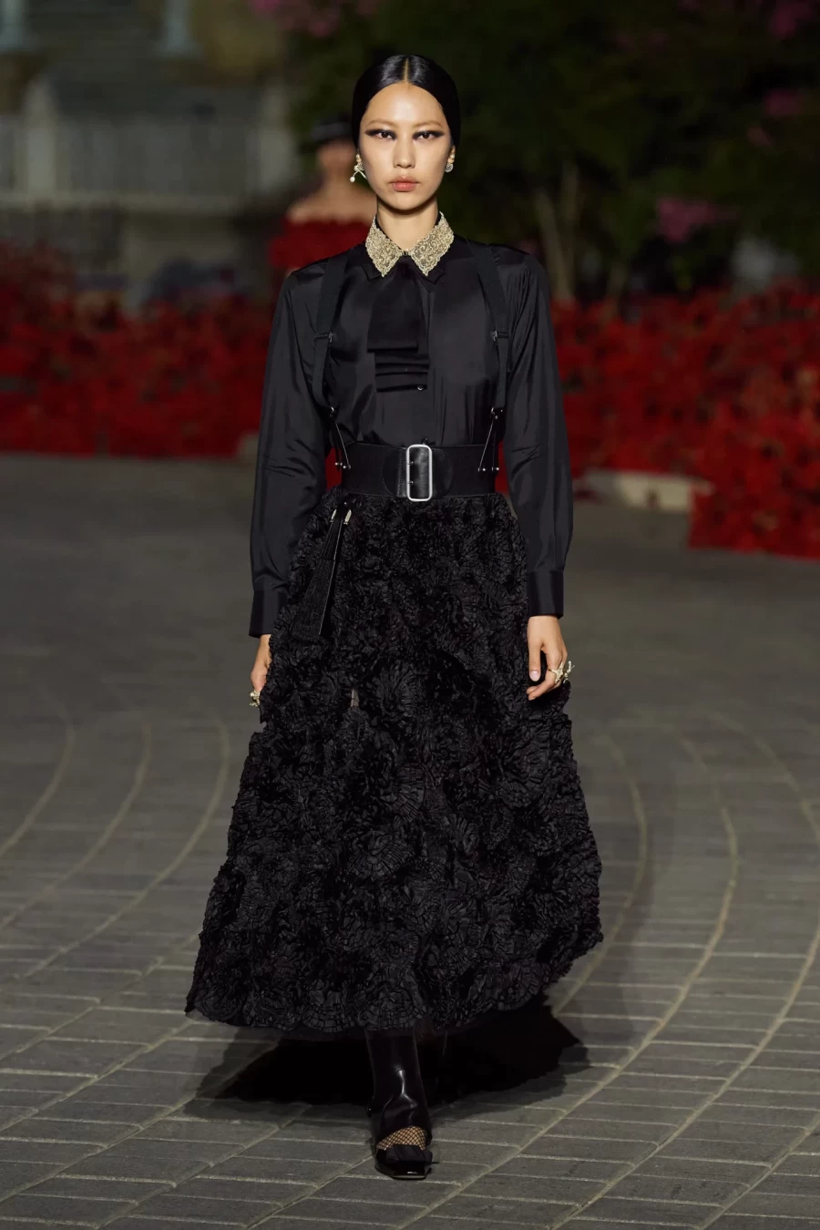 Dior Cruise 2023: Η Maria Grazia Chiuri παρουσίασε ένα show-ωδή στη Σεβίλλη με σιλουέτες εμπνευσμένες από το φλαμένκο- Φωτογραφία 37