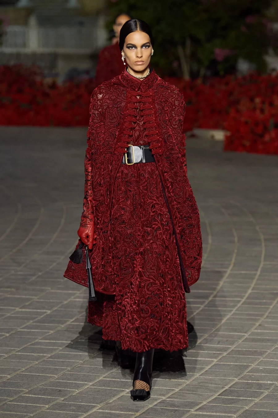 Dior Cruise 2023: Η Maria Grazia Chiuri παρουσίασε ένα show-ωδή στη Σεβίλλη με σιλουέτες εμπνευσμένες από το φλαμένκο- Φωτογραφία 43