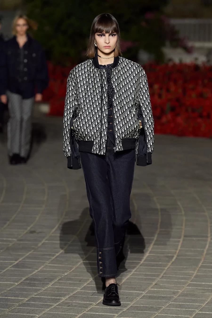 Dior Cruise 2023: Η Maria Grazia Chiuri παρουσίασε ένα show-ωδή στη Σεβίλλη με σιλουέτες εμπνευσμένες από το φλαμένκο- Φωτογραφία 49