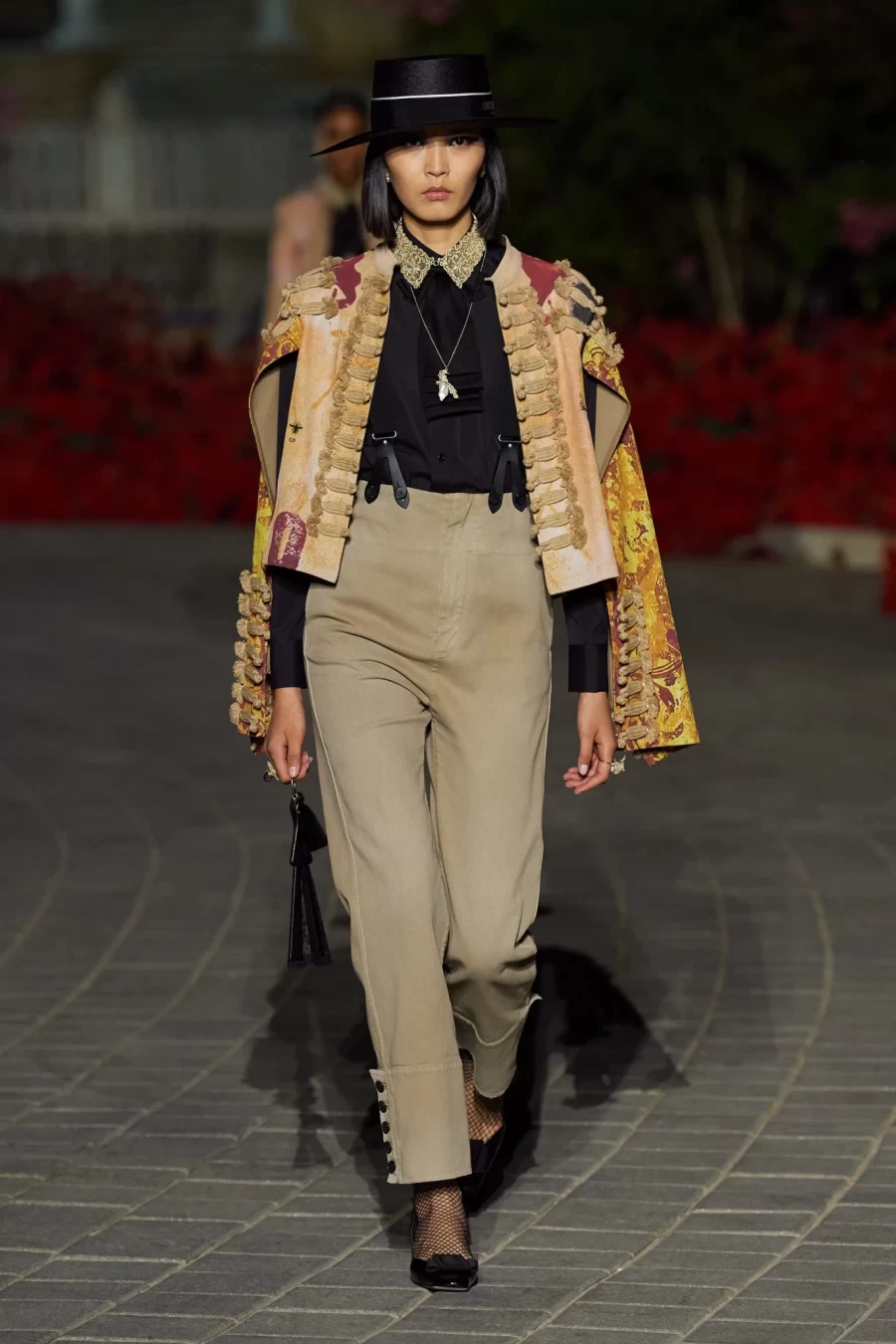 Dior Cruise 2023: Η Maria Grazia Chiuri παρουσίασε ένα show-ωδή στη Σεβίλλη με σιλουέτες εμπνευσμένες από το φλαμένκο- Φωτογραφία 58