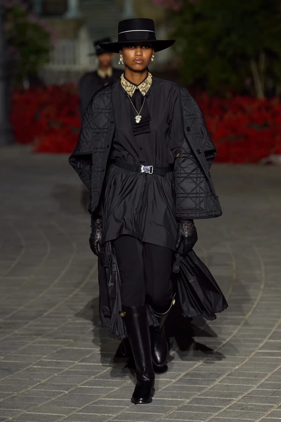 Dior Cruise 2023: Η Maria Grazia Chiuri παρουσίασε ένα show-ωδή στη Σεβίλλη με σιλουέτες εμπνευσμένες από το φλαμένκο- Φωτογραφία 69
