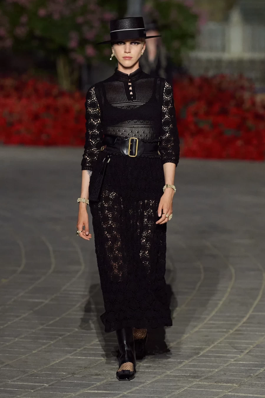 Dior Cruise 2023: Η Maria Grazia Chiuri παρουσίασε ένα show-ωδή στη Σεβίλλη με σιλουέτες εμπνευσμένες από το φλαμένκο- Φωτογραφία 73