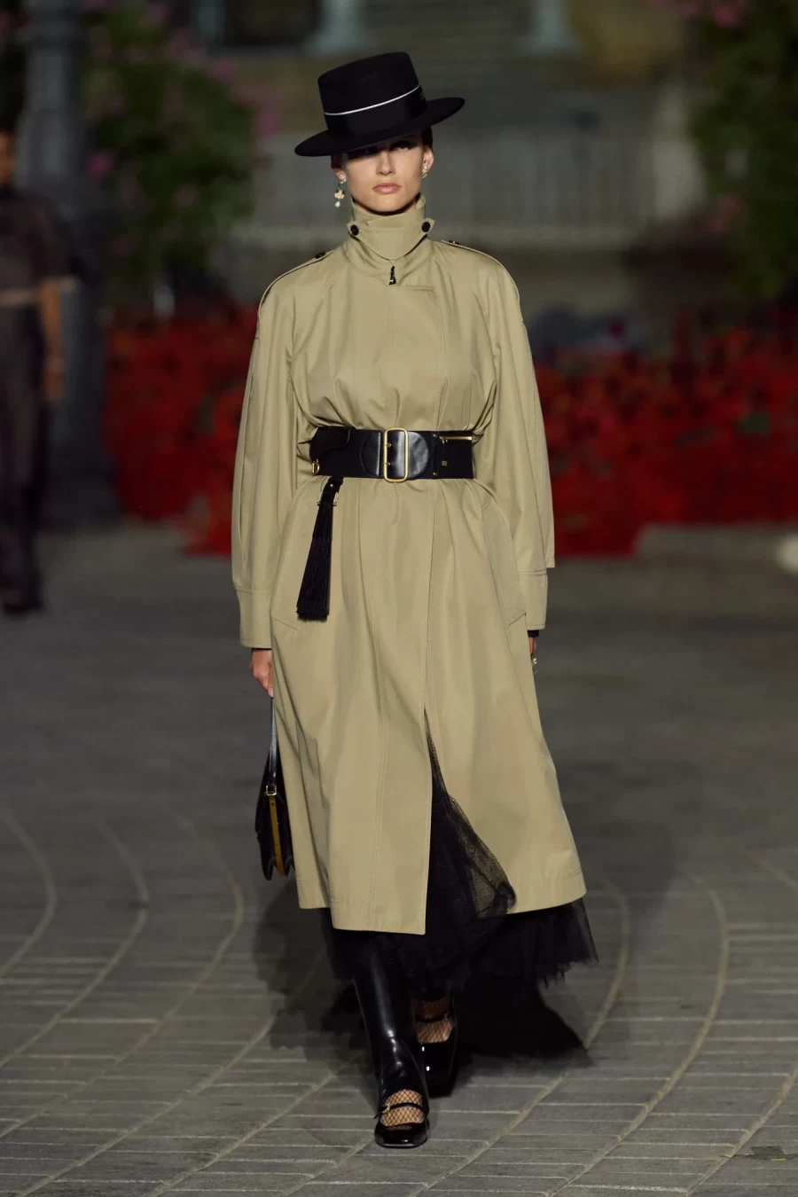 Dior Cruise 2023: Η Maria Grazia Chiuri παρουσίασε ένα show-ωδή στη Σεβίλλη με σιλουέτες εμπνευσμένες από το φλαμένκο- Φωτογραφία 75