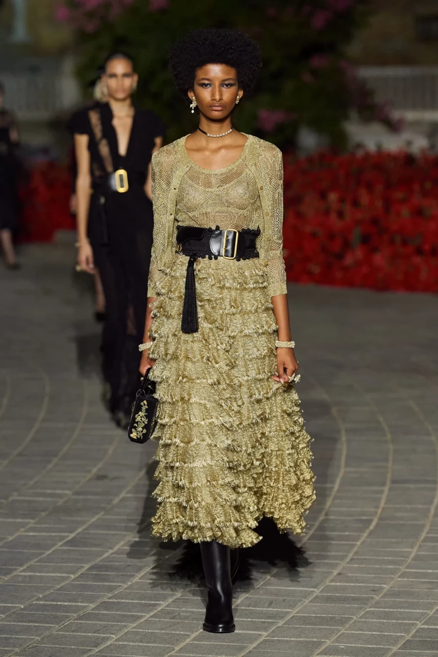 Dior Cruise 2023: Η Maria Grazia Chiuri παρουσίασε ένα show-ωδή στη Σεβίλλη με σιλουέτες εμπνευσμένες από το φλαμένκο- Φωτογραφία 89