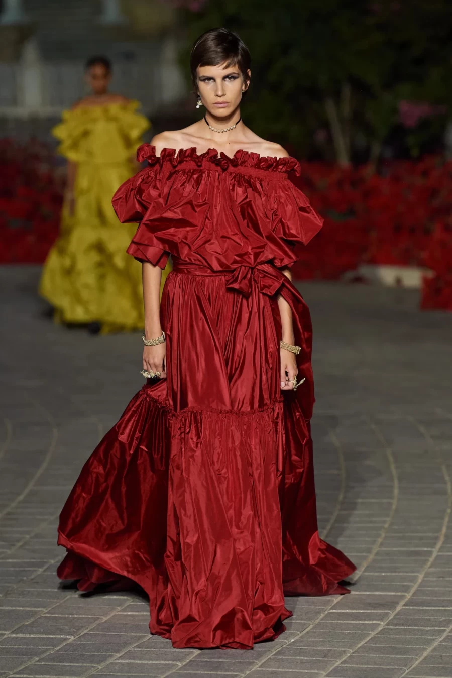 Dior Cruise 2023: Η Maria Grazia Chiuri παρουσίασε ένα show-ωδή στη Σεβίλλη με σιλουέτες εμπνευσμένες από το φλαμένκο- Φωτογραφία 97