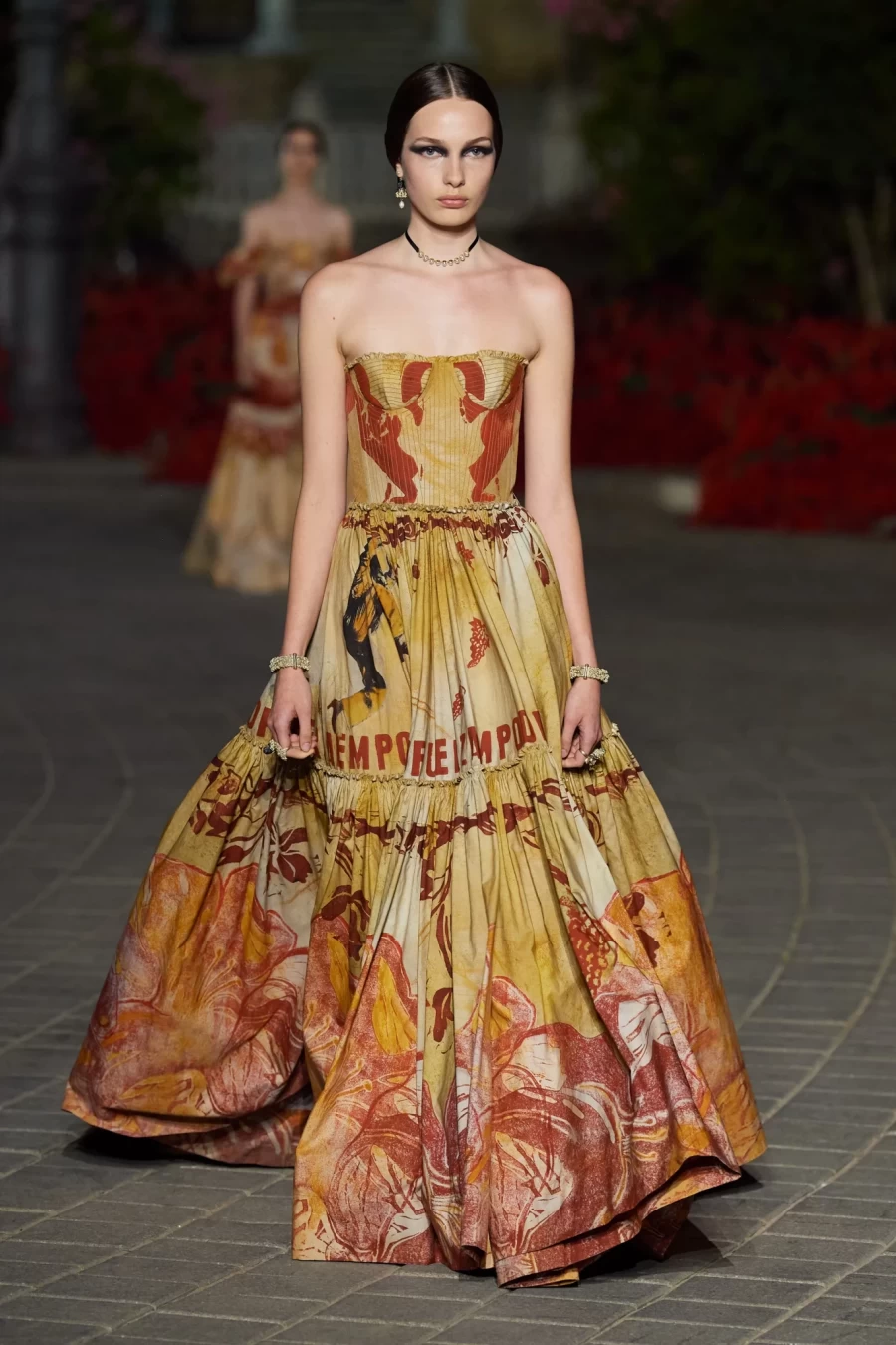 Dior Cruise 2023: Η Maria Grazia Chiuri παρουσίασε ένα show-ωδή στη Σεβίλλη με σιλουέτες εμπνευσμένες από το φλαμένκο- Φωτογραφία 102