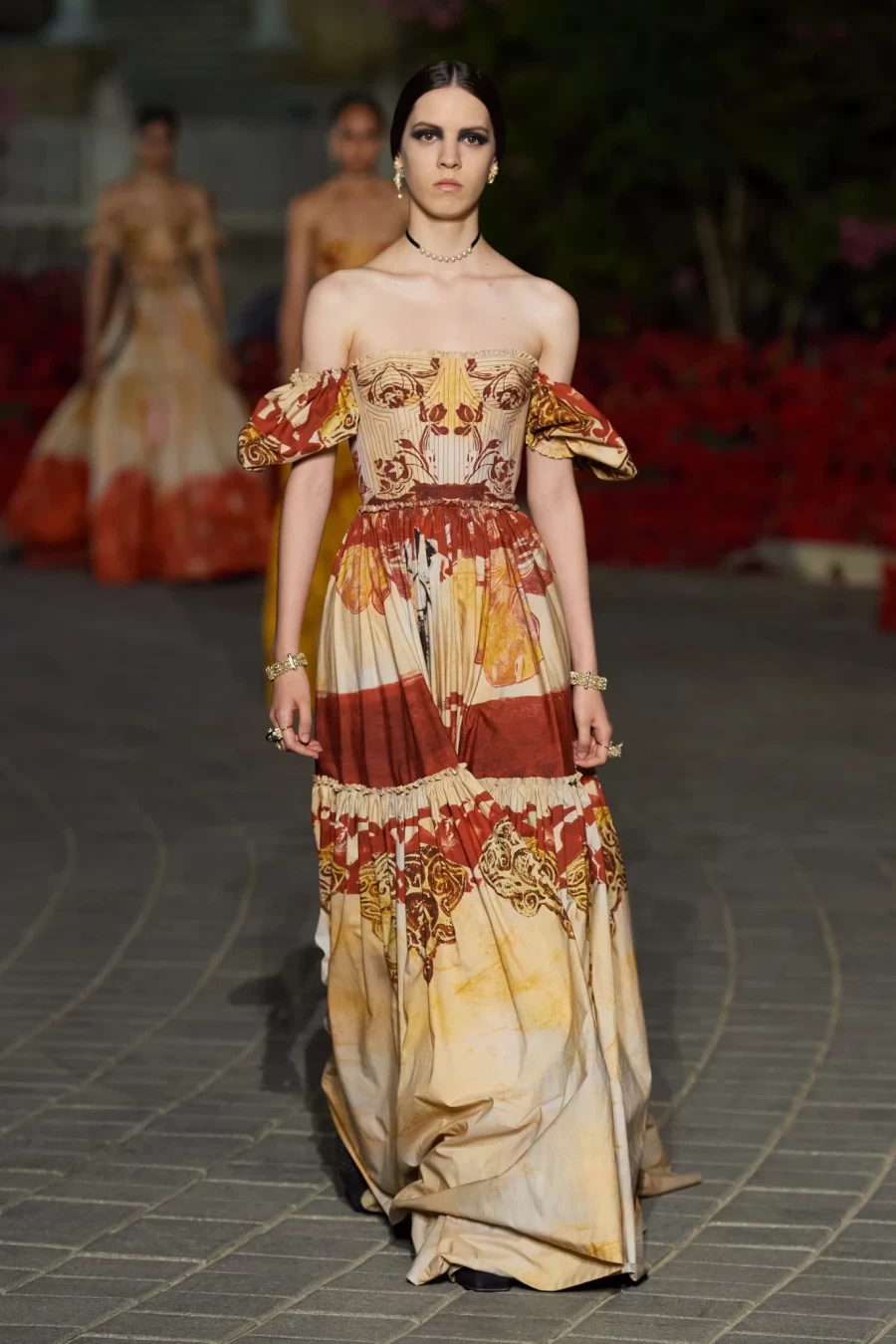 Dior Cruise 2023: Η Maria Grazia Chiuri παρουσίασε ένα show-ωδή στη Σεβίλλη με σιλουέτες εμπνευσμένες από το φλαμένκο- Φωτογραφία 103
