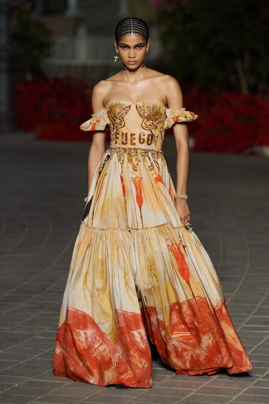 Dior Cruise 2023: Η Maria Grazia Chiuri παρουσίασε ένα show-ωδή στη Σεβίλλη με σιλουέτες εμπνευσμένες από το φλαμένκο- Φωτογραφία 105