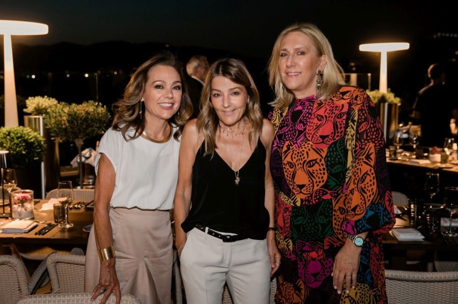 Ένα δείπνο με θέα την Ακρόπολη κι εκλεκτούς καλεσμένους μας συστήνει την καλοκαιρινή Αθήνα - Φωτογραφία 11