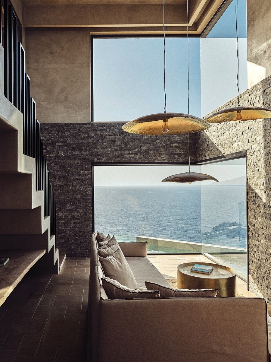 Η βίλα Acroterra ακροβατεί πάνω στα βράχια, χτισμένη στην κορυφογραμμή μιας απόκρημνης χερσονήσου στην Αγία Πελαγία της Κρήτης- Φωτογραφία 8