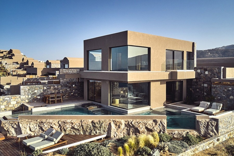 Η βίλα Acroterra ακροβατεί πάνω στα βράχια, χτισμένη στην κορυφογραμμή μιας απόκρημνης χερσονήσου στην Αγία Πελαγία της Κρήτης- Φωτογραφία 10