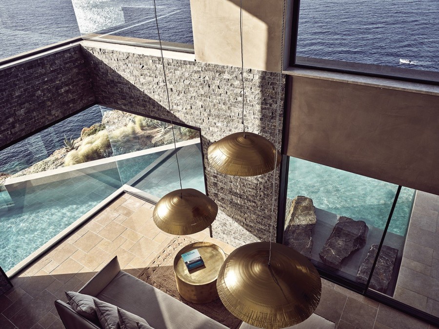 Η βίλα Acroterra ακροβατεί πάνω στα βράχια, χτισμένη στην κορυφογραμμή μιας απόκρημνης χερσονήσου στην Αγία Πελαγία της Κρήτης- Φωτογραφία 11