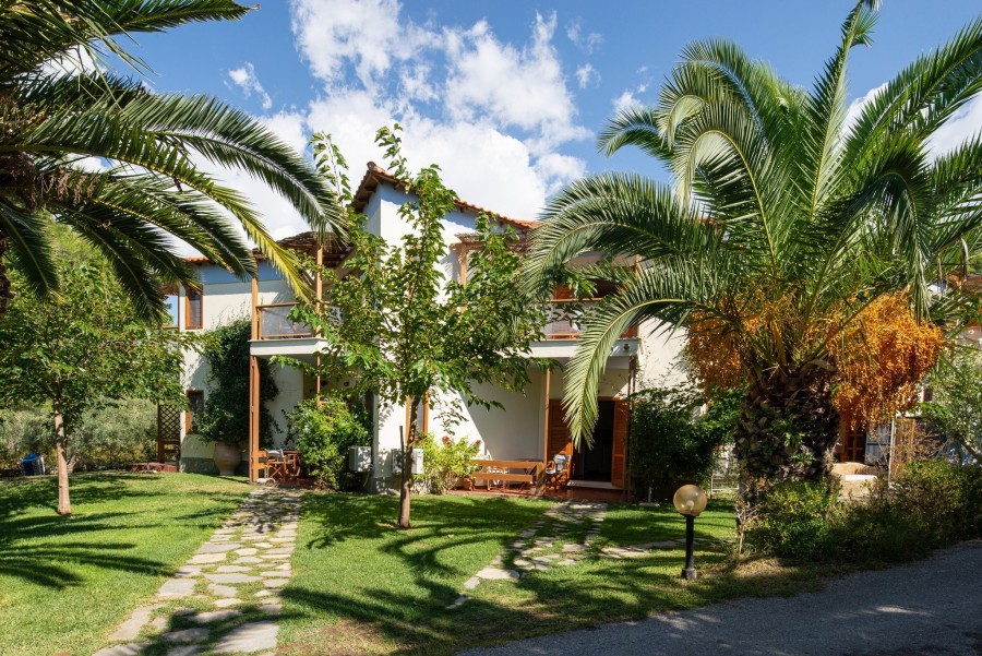 Ένα καλοκαιρινό καταφύγιο στο 2o πόδι της Χαλκιδικής που απογειώνει τη σημασία της αυθεντικής φιλοξενίας- Φωτογραφία 2