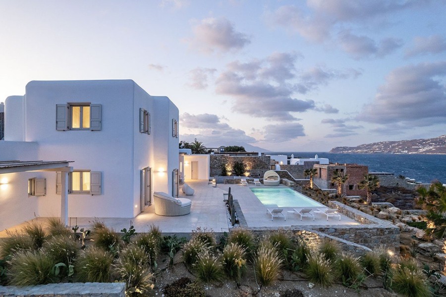 Μια εντυπωσιακή βίλα στη Μύκονο «ποντάρει» στο λευκό των Κυκλάδων και αποπνέει καλοκαιρινή αύρα- Φωτογραφία 7