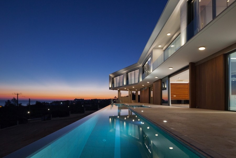 Μια θεσπέσια κατοικία στην Πάφο της Κύπρου «υποκλίνεται» στον μοντέρνο σχεδιασμό- Φωτογραφία 1