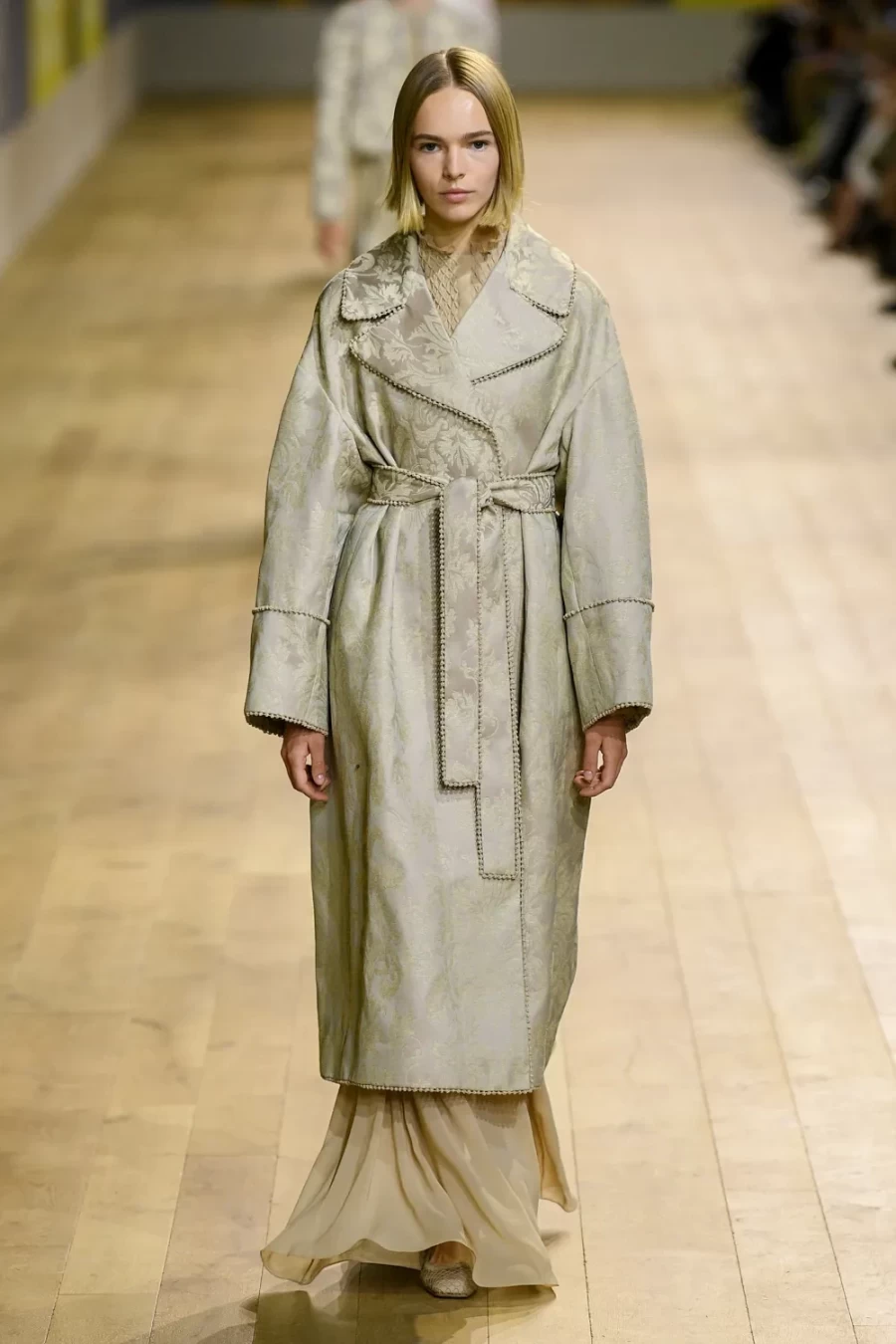 Haute Couture Fall 2022: Η Maria Crazia Chiuri ανέδειξε μία πιο wearable πλευρά της Υψηλής Ραπτικής -Δείτε όλα τα looks!- Φωτογραφία 6