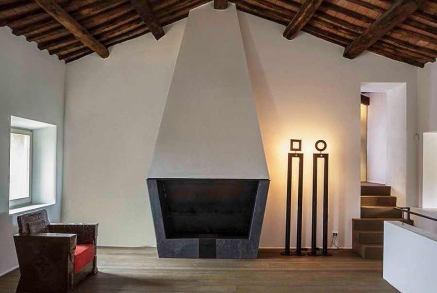 Δείτε πώς ένα πέτρινο αγροτόσπιτο στην Ιταλική εξοχή μετατράπηκε σε μια σύγχρονη κατοικία  - Φωτογραφία 3