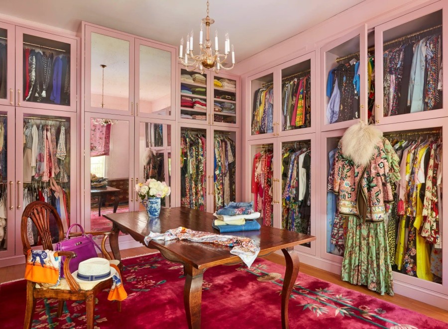 Μια ρομαντική κατοικία στη Florida θυμίζει παλάτι «πλημμυρισμένο» από λουλούδια- Φωτογραφία 4