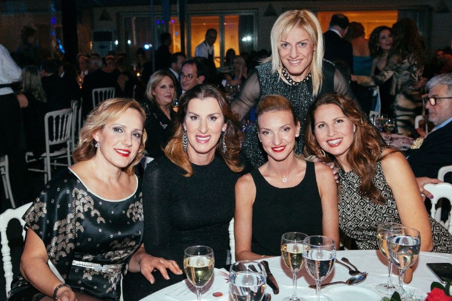 To χριστουγεννιάτικο δείπνο του Σωματείου Καλλιπάτειρα - Φωτογραφία 3