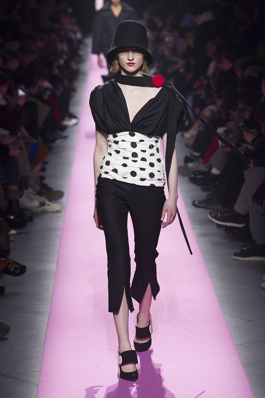 Το κλασικό polka dot στις FW17 πασαρέλες πιο ανανεωμένο από ποτέ - Φωτογραφία 6