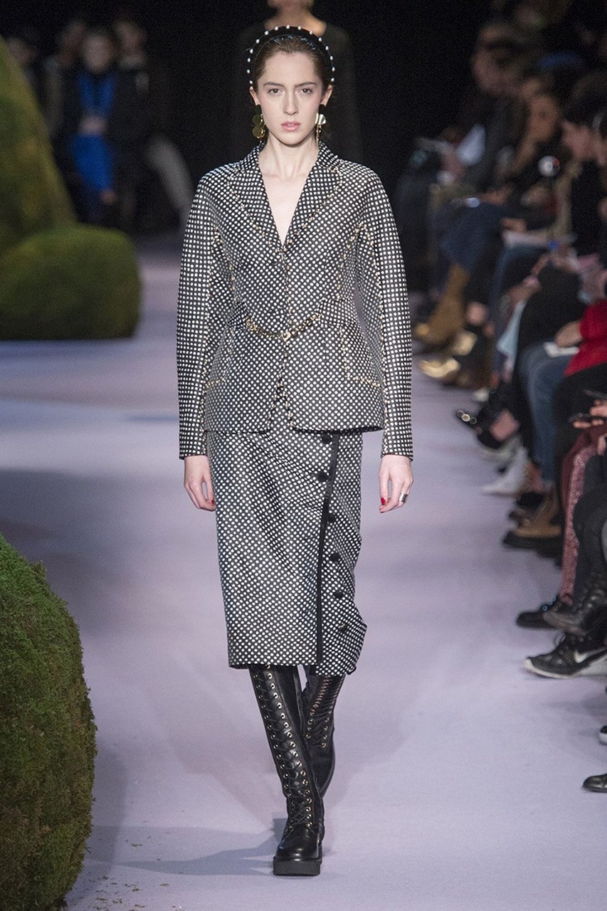 Το κλασικό polka dot στις FW17 πασαρέλες πιο ανανεωμένο από ποτέ - Φωτογραφία 2