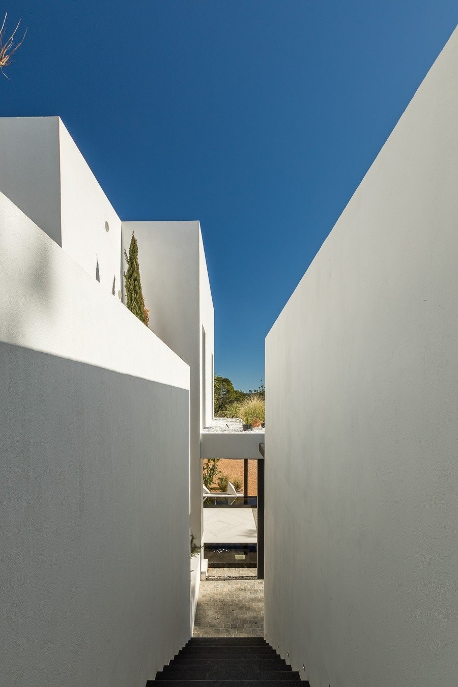 Μια βίλα στην Ibiza αποτελεί υπόδειγμα υψηλής αισθητικής κι εντυπωσιάζει με «ψευδαισθήσεις» στη διακόσμηση - Φωτογραφία 4