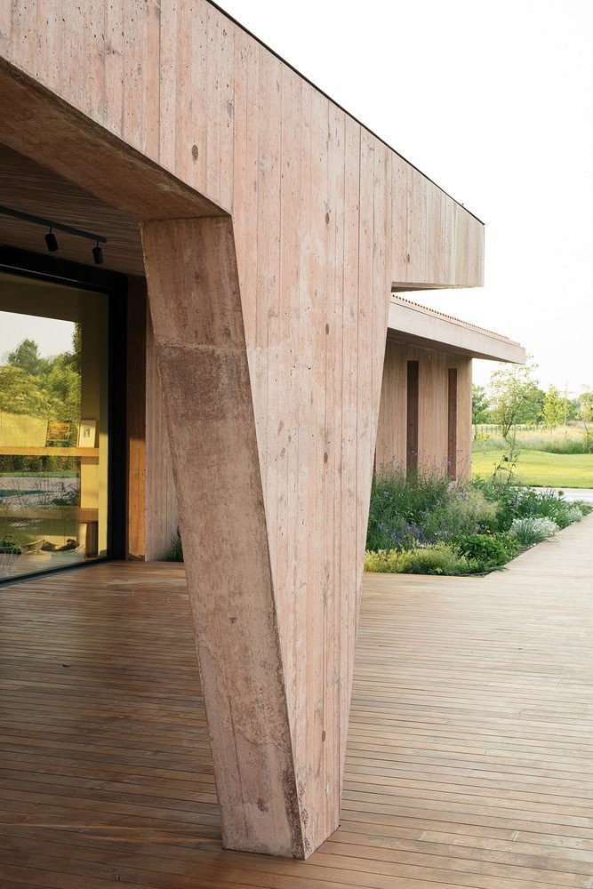 Ένα καλοκαιρινό καταφύγιο στην Ιταλία «υποκλίνεται» στον μινιμαλισμό- Φωτογραφία 2