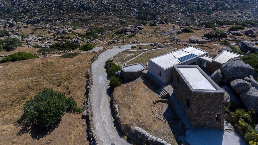 Ανάμεσα στους βράχους, μια κατοικία στην Τήνο ανατρέπει ό,τι έχετε δει μέχρι σήμερα - Φωτογραφία 3