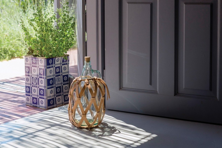 Η Χριστίνα Μαρτίνη των Ancient Greek Sandals μάς υποδέχεται στο προσωπικό της ορμητήριο στην Κέρκυρα- Φωτογραφία 3