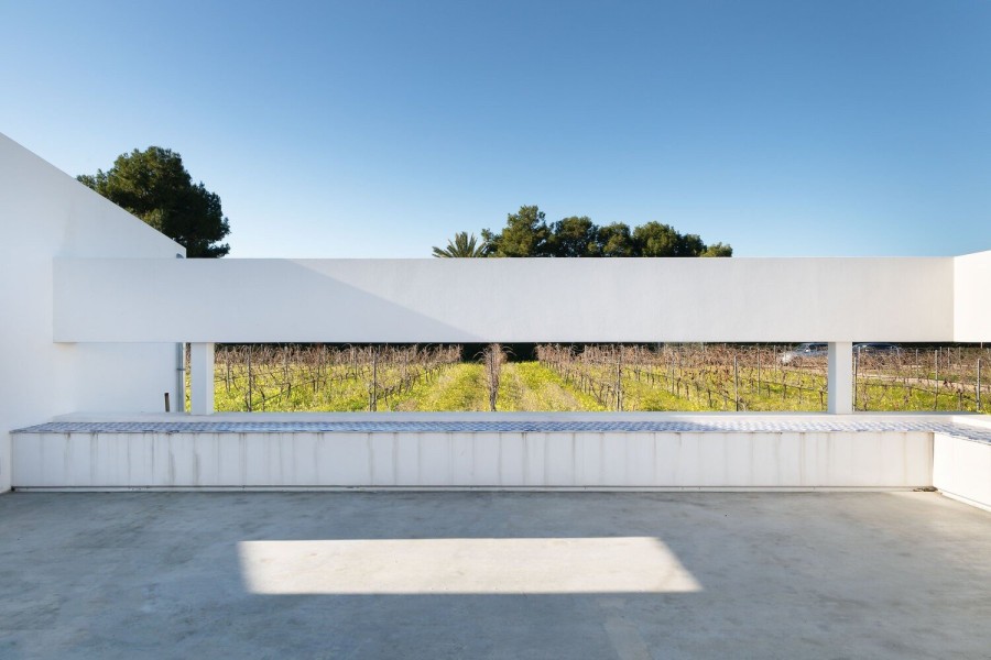 Μια minimal κατοικία ανάμεσα στους αμπελώνες της Ιταλίας γίνεται υπόδειγμα σύγχρονου design- Φωτογραφία 5