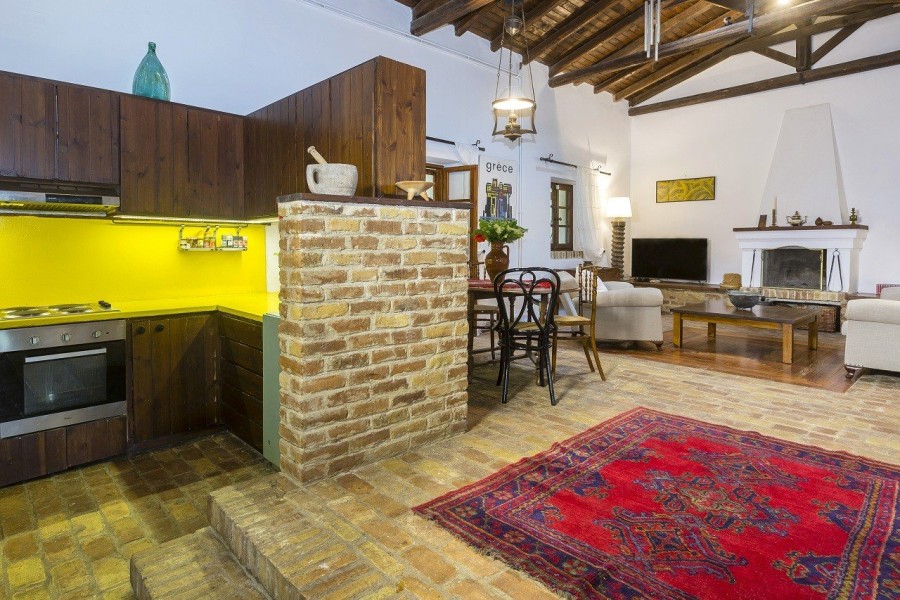 Η Χριστίνα Μαρτίνη των Ancient Greek Sandals μάς υποδέχεται στο προσωπικό της ορμητήριο στην Κέρκυρα- Φωτογραφία 6