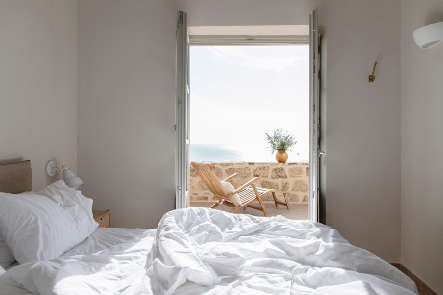 Ένα συγκρότημα πέτρινων κατοικιών στη Μάνη αναδεικνύει την ασύλληπτη ομορφιά του τόπου- Φωτογραφία 1