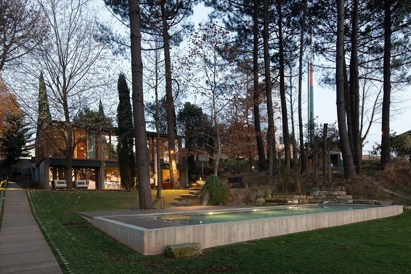 Μια κατοικία σε θερμούς τόνους στην Πορτογαλία μάς χαρίζει έμπνευση για φθινοπωρινή διακόσμηση- Φωτογραφία 2