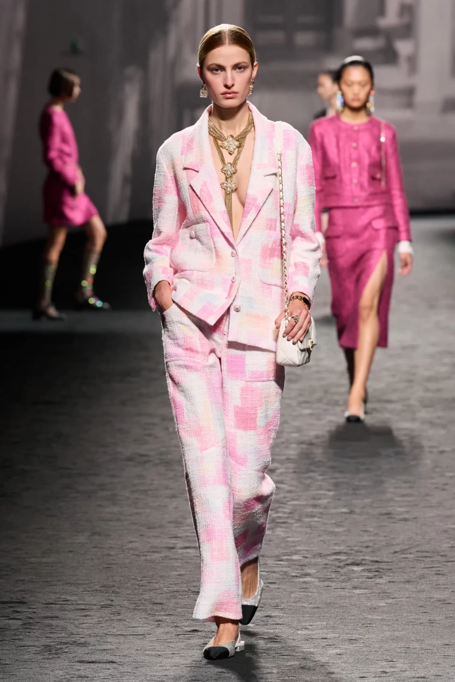 PFW: Η Virginie Viard χάρισε στη γυναίκα της Chanel τη λάμψη που της αξίζει- Φωτογραφία 1