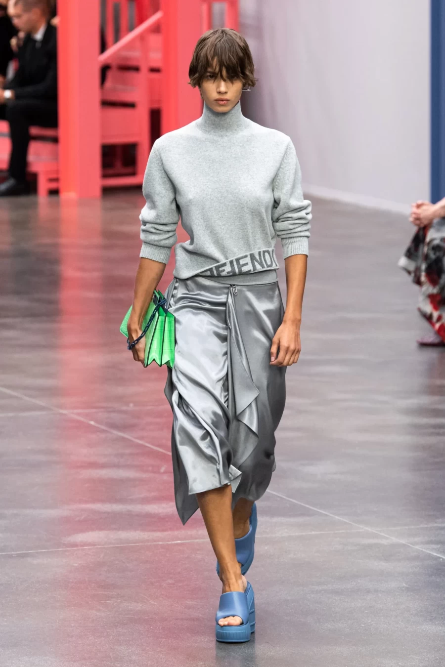 Milan Report: Η Max Mara μας «ταξίδεψε» με τις δημιουργίες της στην ιταλική ριβιέρα του 1930- Φωτογραφία 9