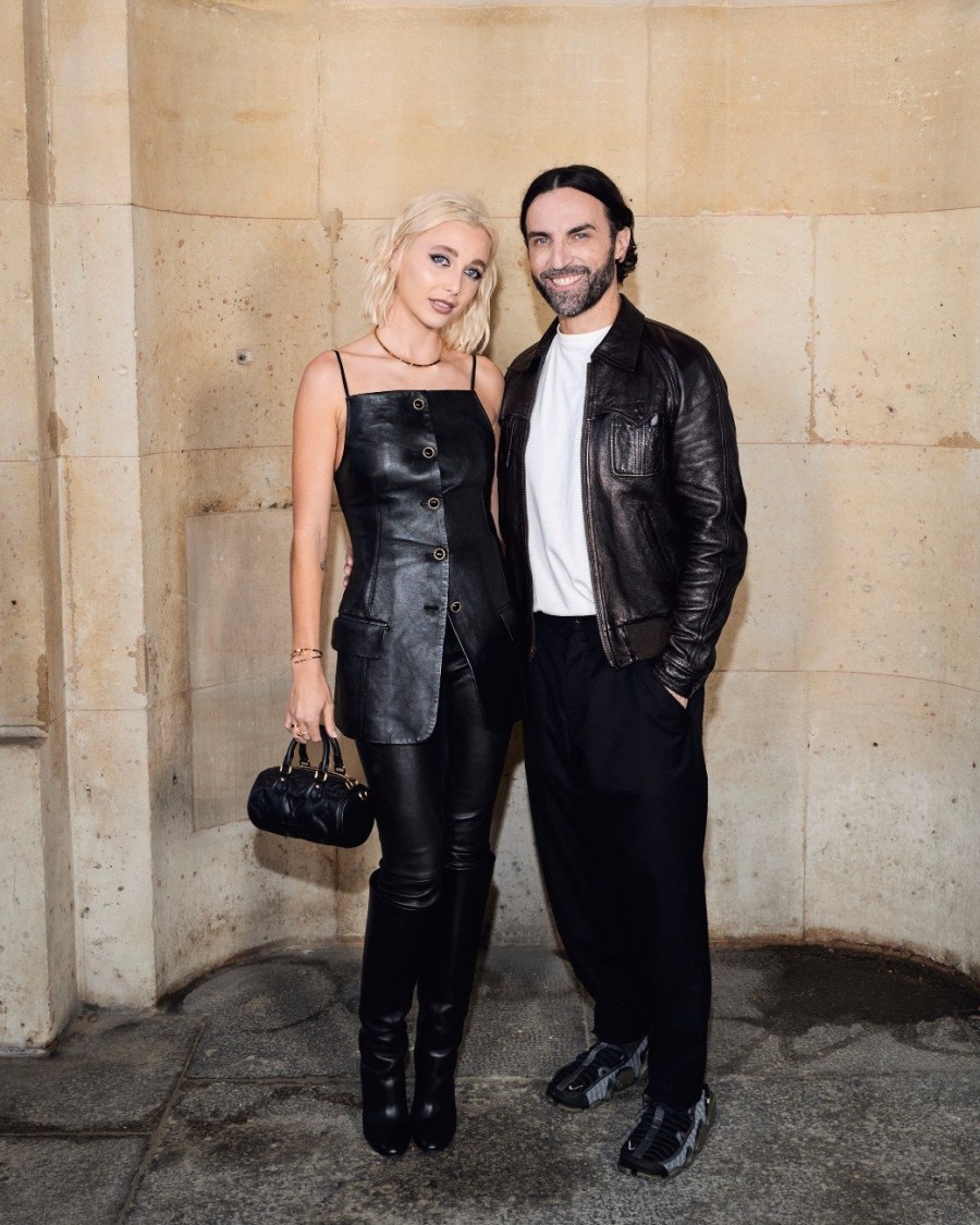 PFW: Tα πιο fashionable backstage looks από το show του Louis Vuitton - Φωτογραφία 7