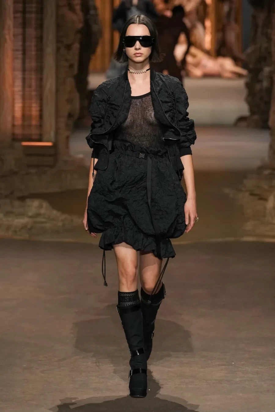 H Paris Fashion Week σήκωσε αυλαία μ' ένα καθηλωτικό show από τον οίκο Dior- Φωτογραφία 2